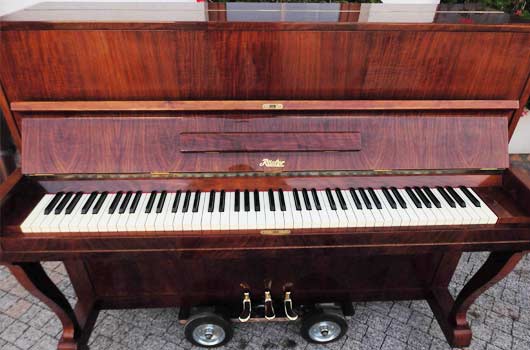 Cheap piano removals